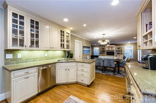 2842 Chelsea Drive Charlotte, NC 28209