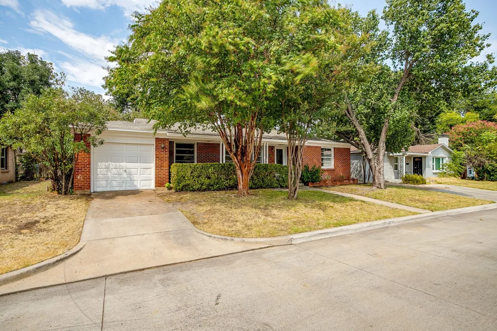 5736 Tracyne Drive Westworth Village, TX 76114