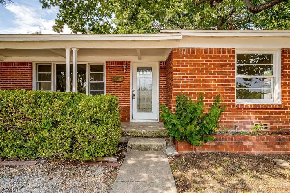 5736 Tracyne Drive Westworth Village, TX 76114
