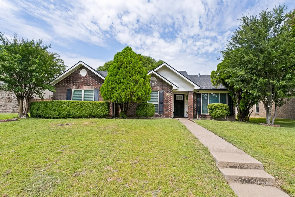 6823 Sharps Drive Plano, TX 75023