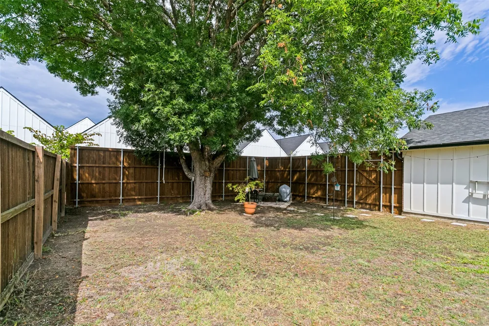 6823 Sharps Drive Plano, TX 75023