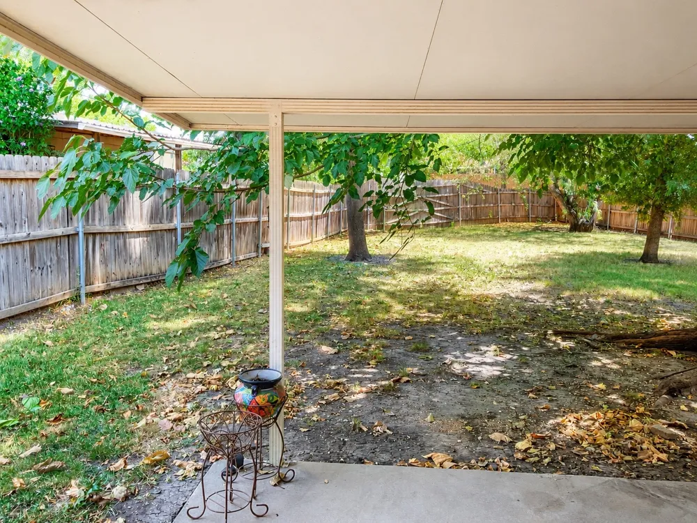 3122 Lark Lane Irving, TX 75062
