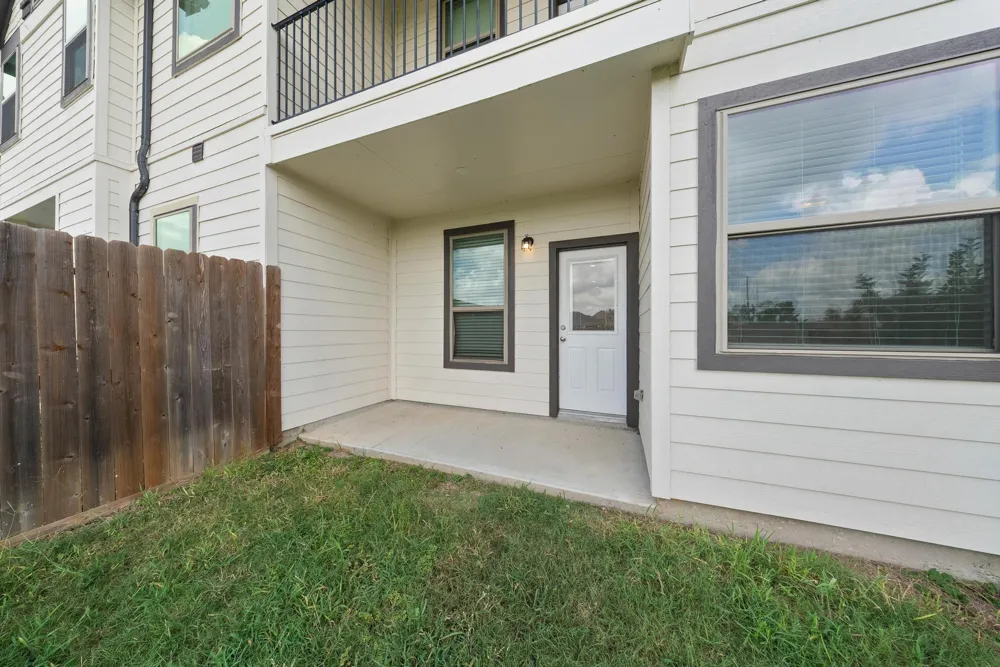 1615 Rustling Creek Drive Missouri City, TX 77459