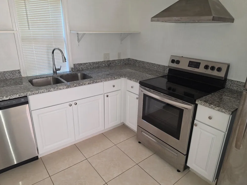 2206 Avenue M #C Rosenberg, TX 77471
