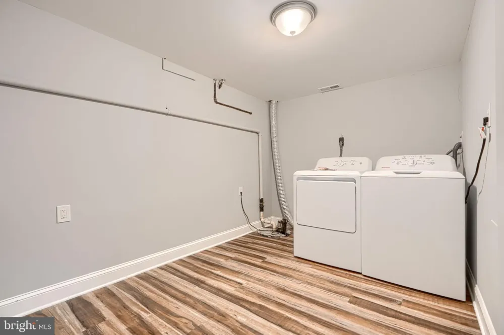 1543 PENROSE AVENUE Baltimore, MD 21223