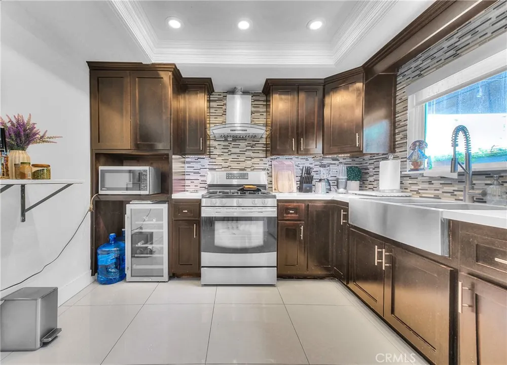 15906 Rowland La Puente, CA 91744