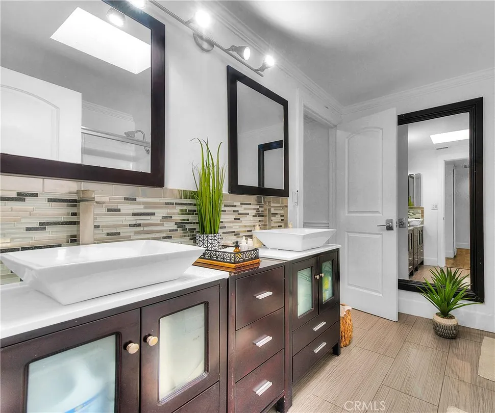 15906 Rowland La Puente, CA 91744