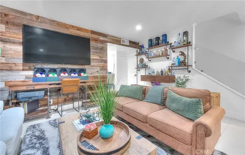 15906 Rowland