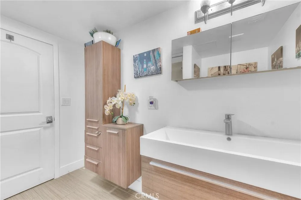 15906 Rowland La Puente, CA 91744