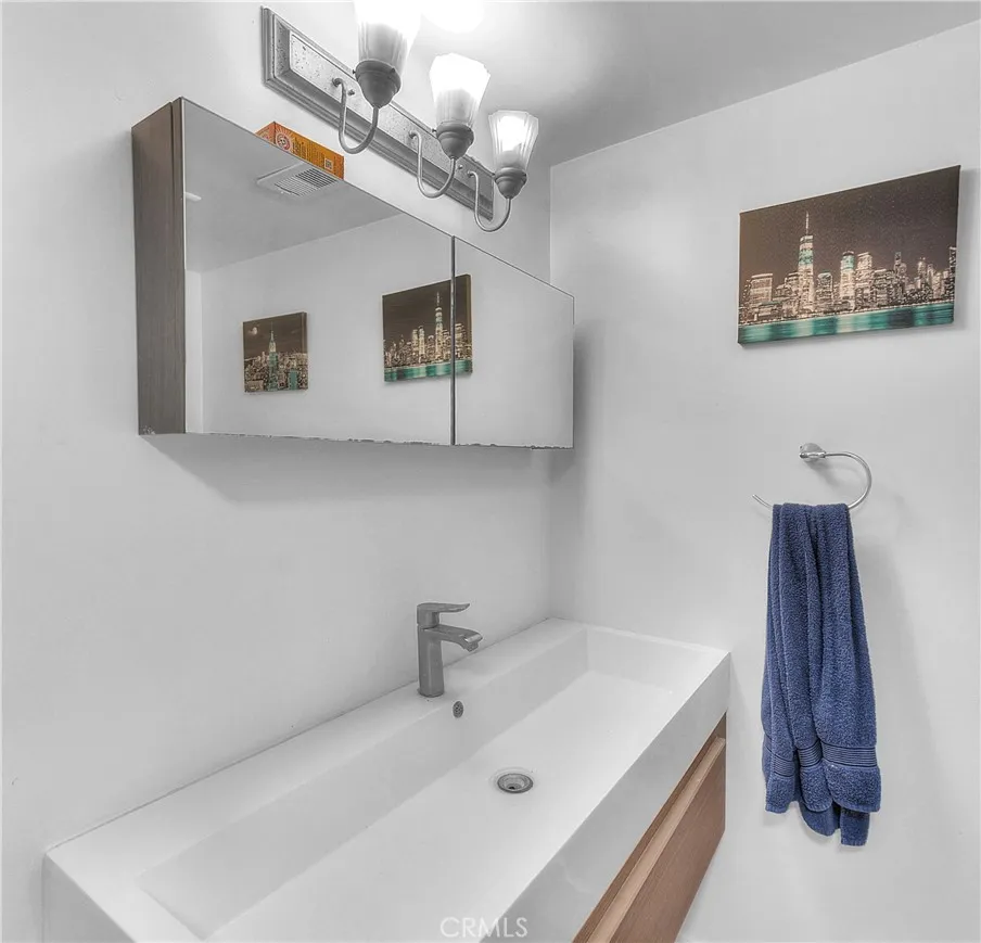 15906 Rowland La Puente, CA 91744