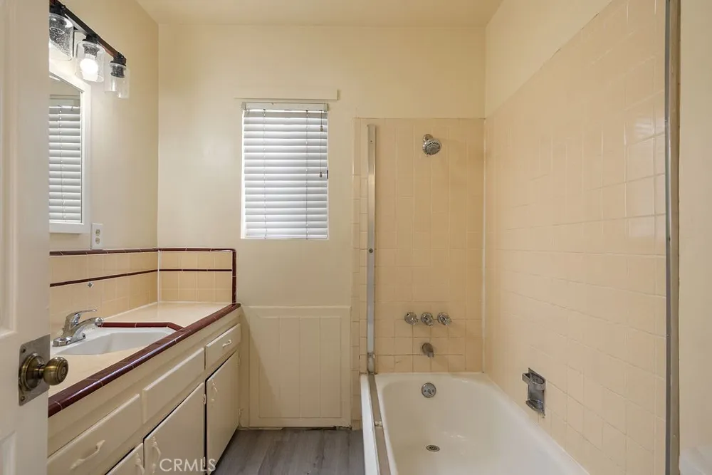 337 S Enid Avenue Azusa, CA 91702