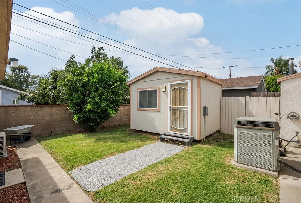 337 S Enid Avenue Azusa, CA 91702