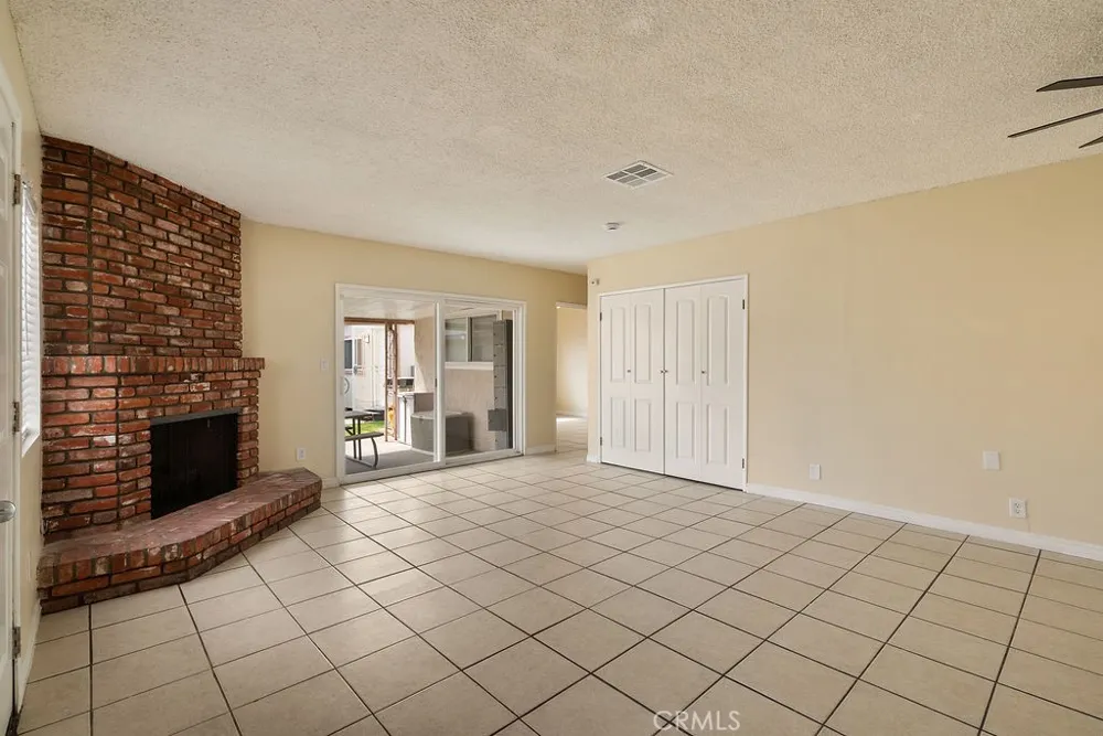 337 S Enid Avenue Azusa, CA 91702