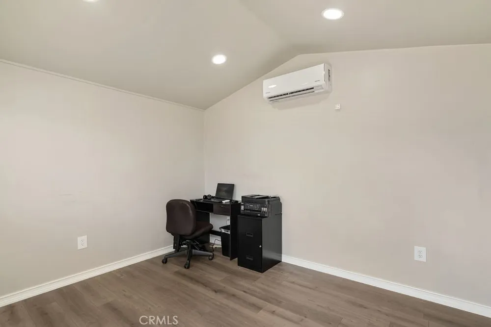 337 S Enid Avenue Azusa, CA 91702