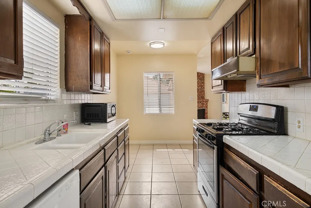 337 S Enid Avenue Azusa, CA 91702