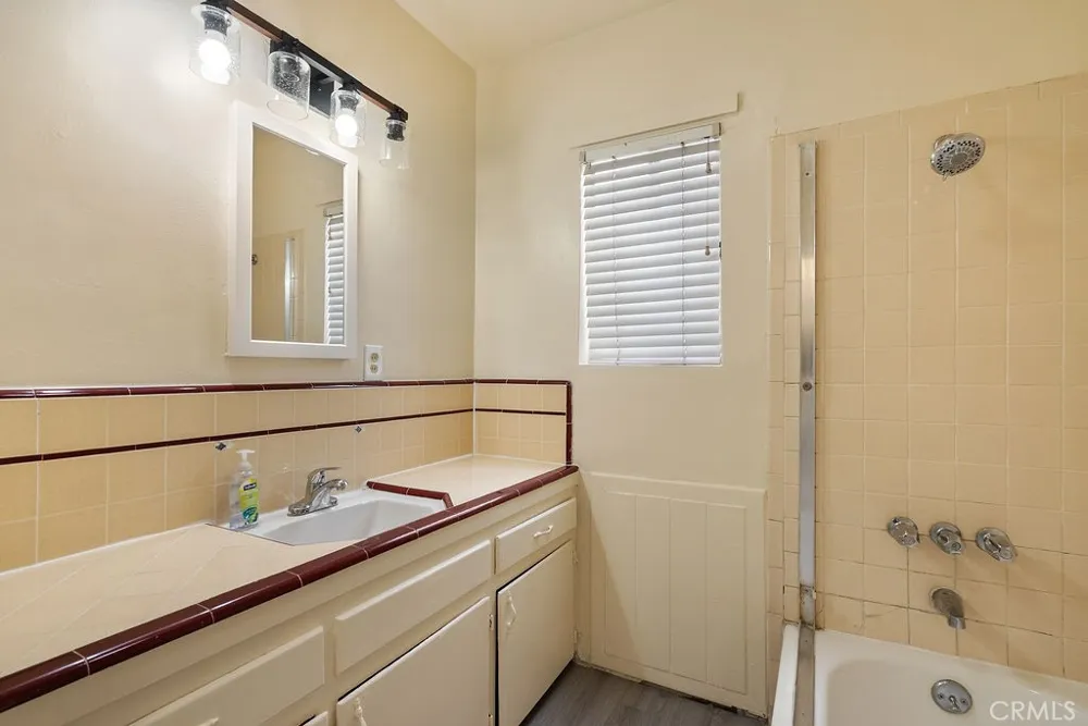 337 S Enid Avenue Azusa, CA 91702