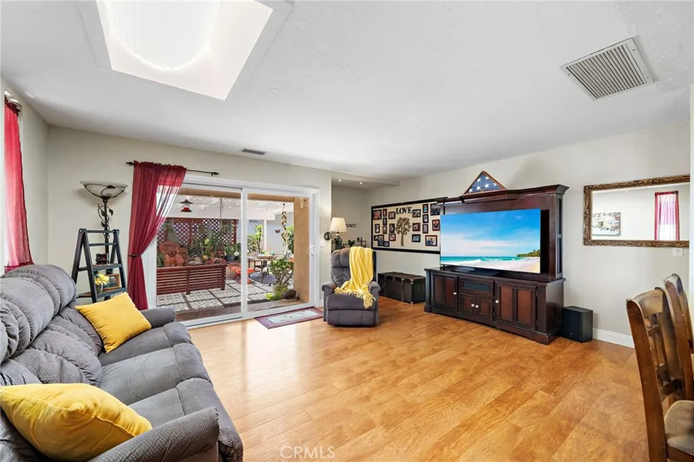 17527 Briarwood Street Fountain Valley, CA 92708