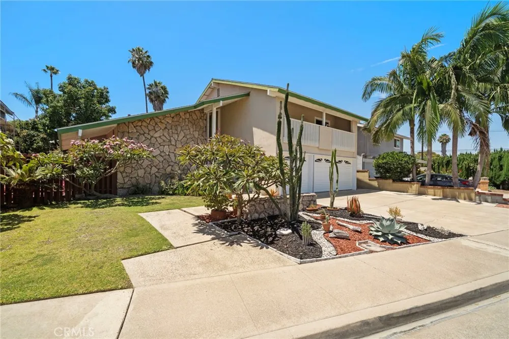 17527 Briarwood Street Fountain Valley, CA 92708