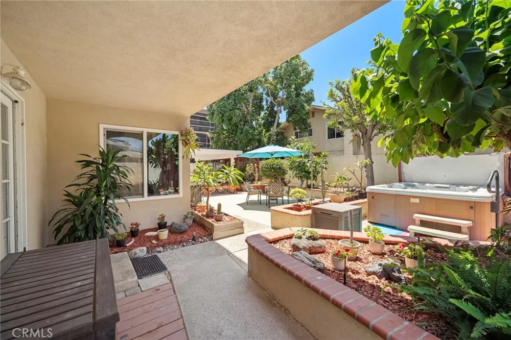 17527 Briarwood Street Fountain Valley, CA 92708