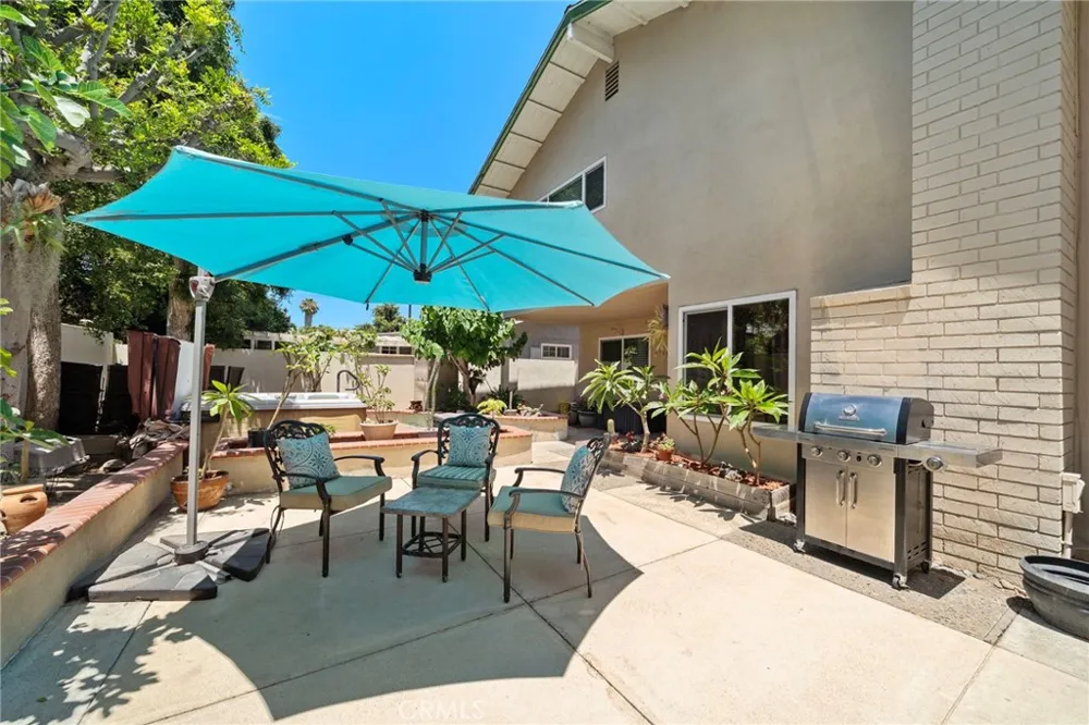 17527 Briarwood Street Fountain Valley, CA 92708