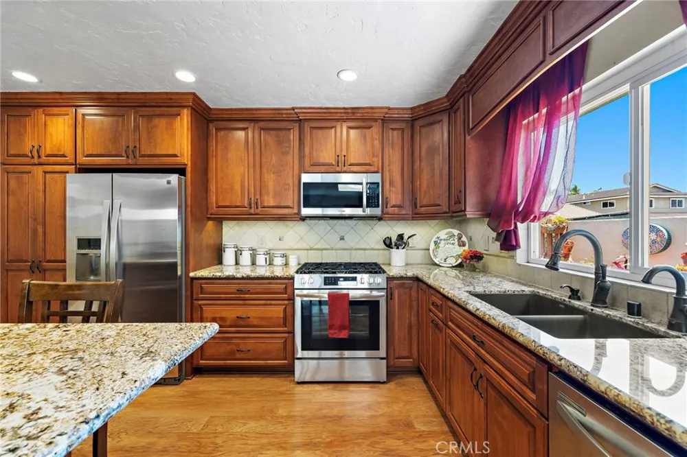 17527 Briarwood Street Fountain Valley, CA 92708