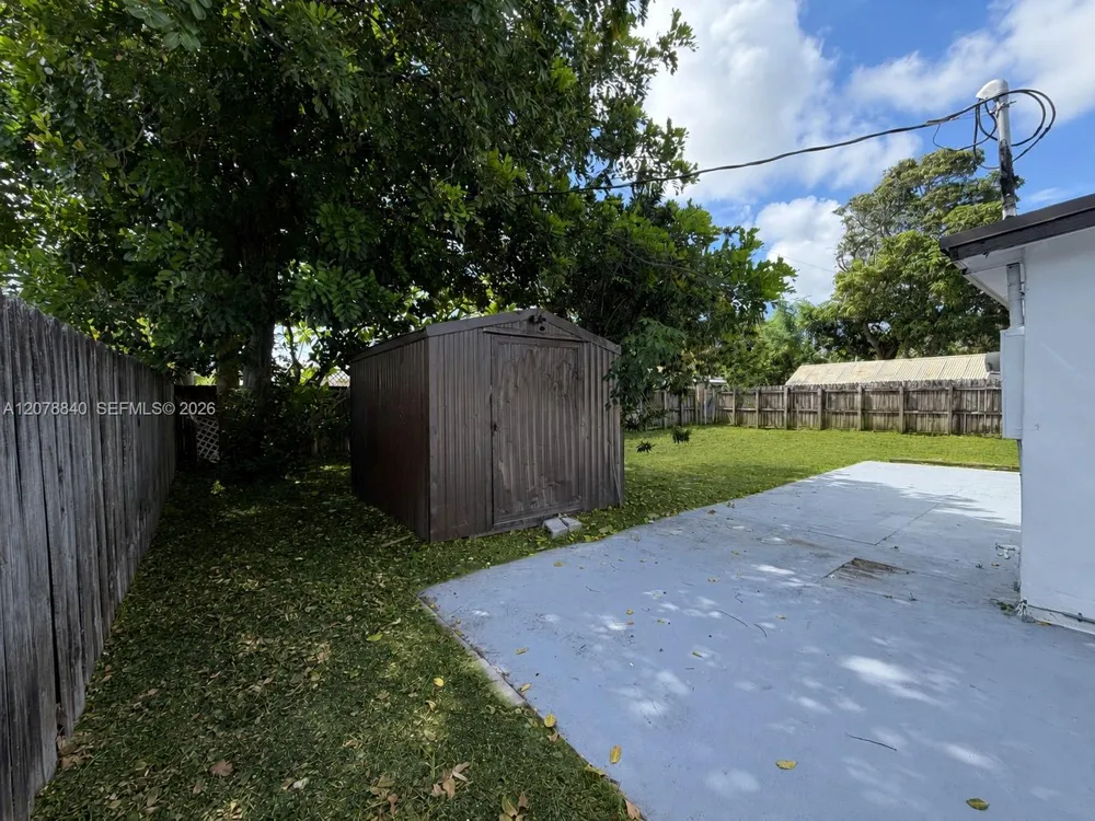 4130 NW 11th Ave Oakland Park, FL 33309