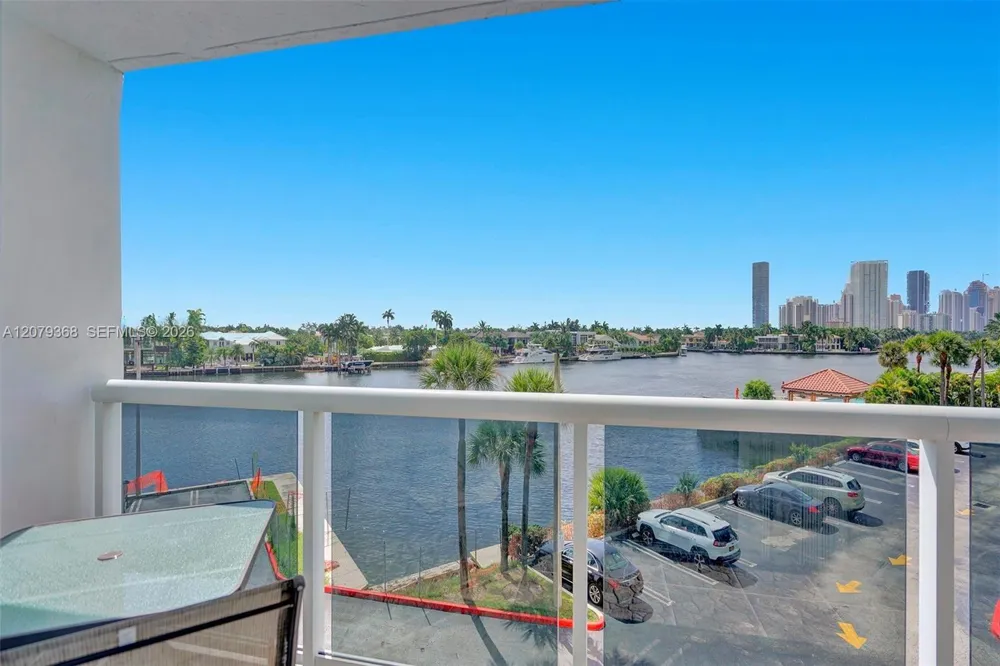 20515 E Country Club Dr #346 Aventura, FL 33180