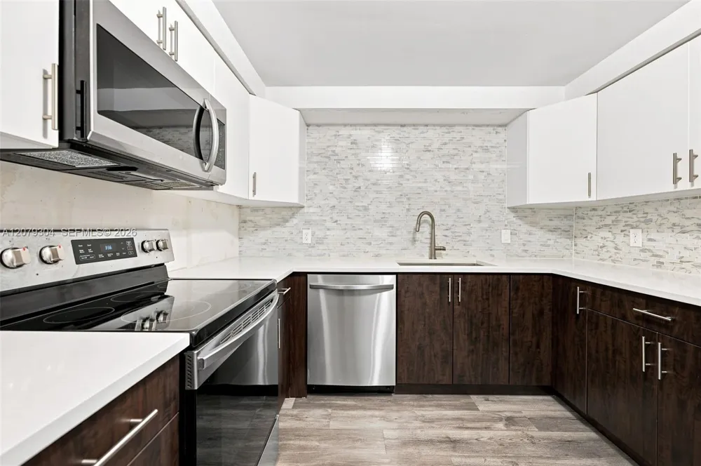 16325 Golf Club Rd #104 Weston, FL 33326
