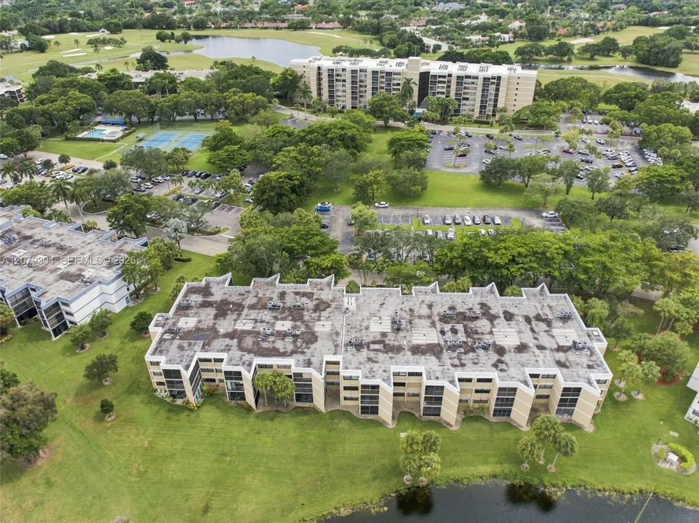 16325 Golf Club Rd #104 Weston, FL 33326