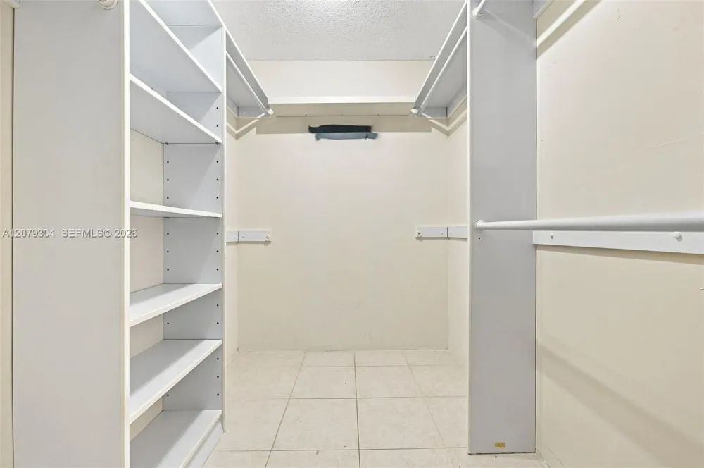 16325 Golf Club Rd #104 Weston, FL 33326