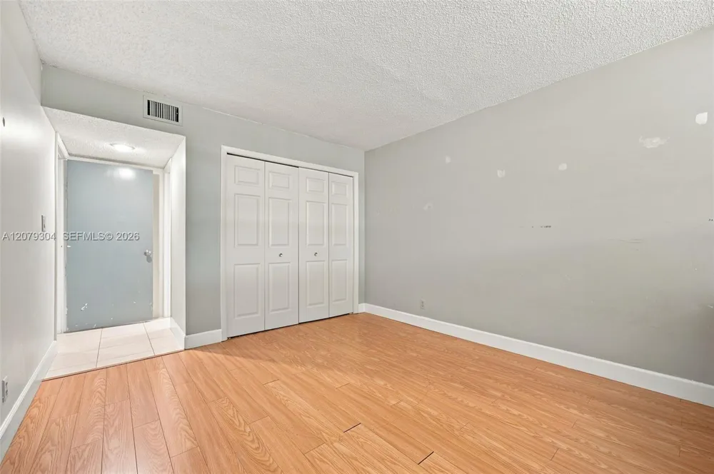 16325 Golf Club Rd #104 Weston, FL 33326