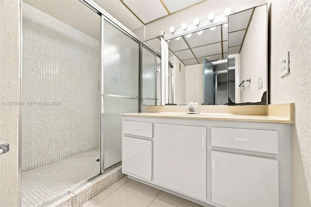 16325 Golf Club Rd #104 Weston, FL 33326