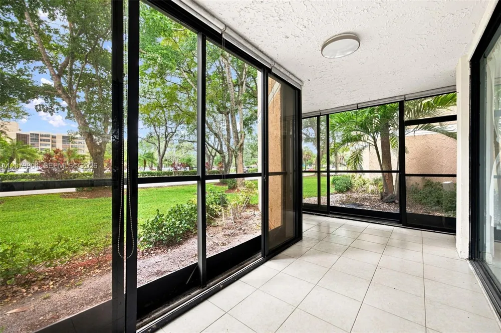 16325 Golf Club Rd #104 Weston, FL 33326