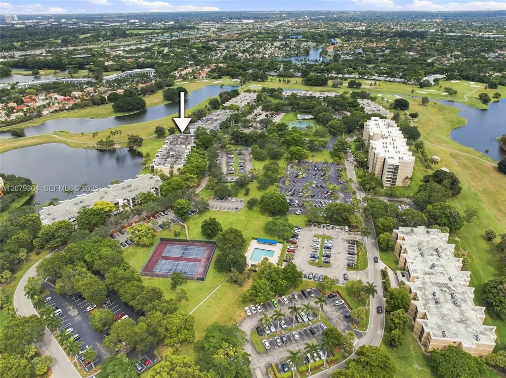 16325 Golf Club Rd #104 Weston, FL 33326