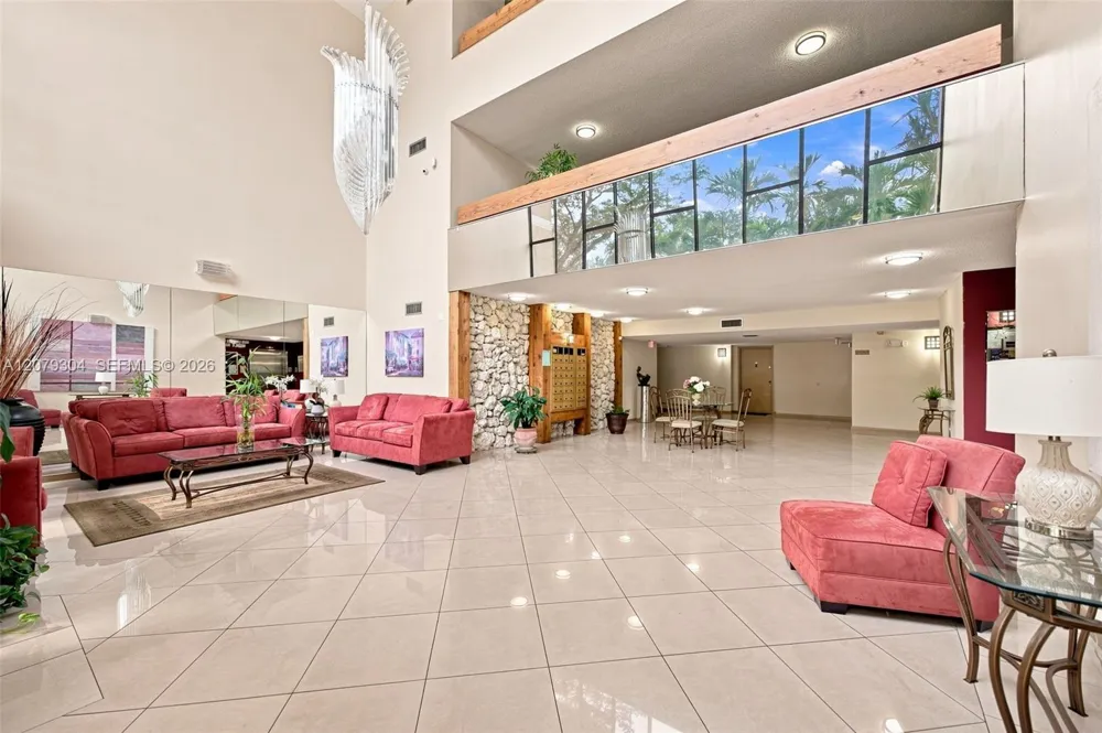 16325 Golf Club Rd #104 Weston, FL 33326