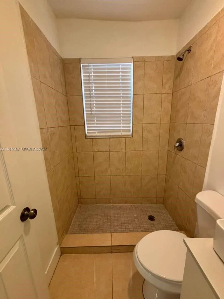 1051 NW 2nd St #8 Miami, FL 33128