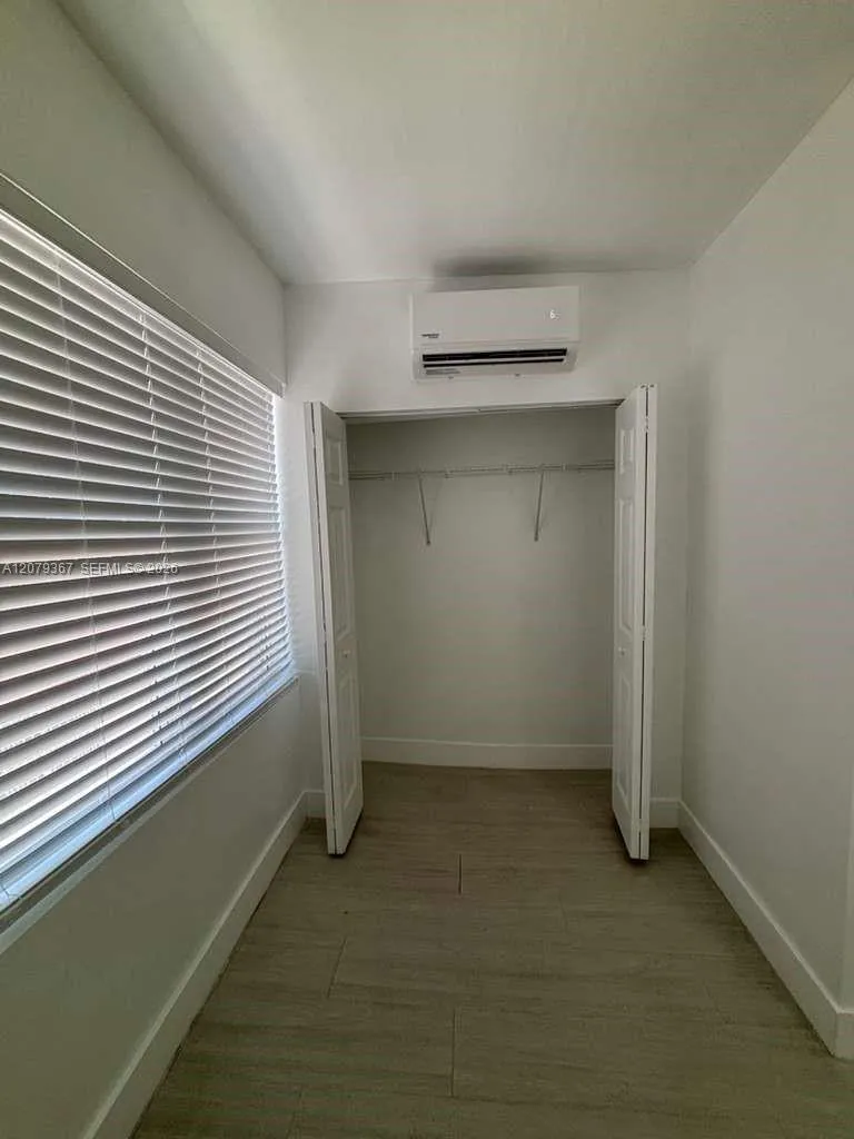 1051 NW 2nd St #8 Miami, FL 33128