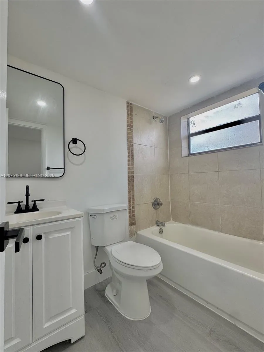 417 NW 2nd Ave #000 Hallandale Beach, FL 33009