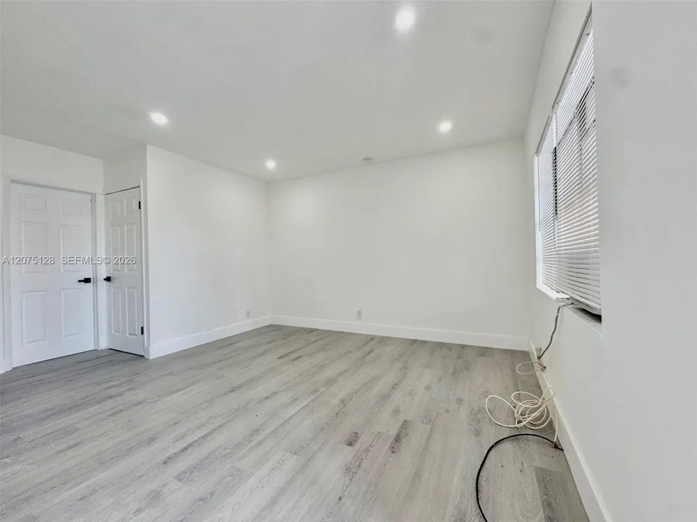 417 NW 2nd Ave #000 Hallandale Beach, FL 33009
