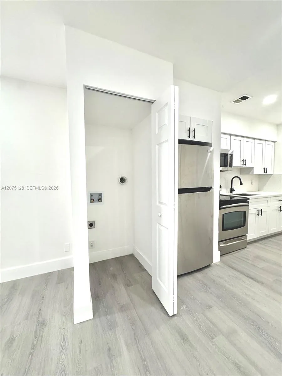 417 NW 2nd Ave #000 Hallandale Beach, FL 33009