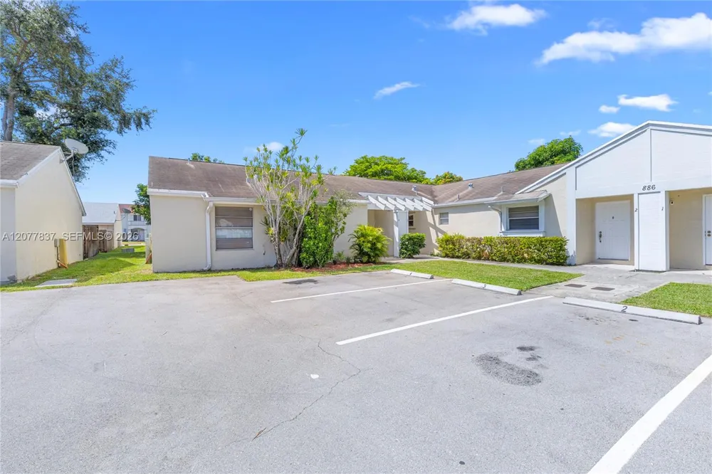 886 NE 214th Ln #4 Miami, FL 33179
