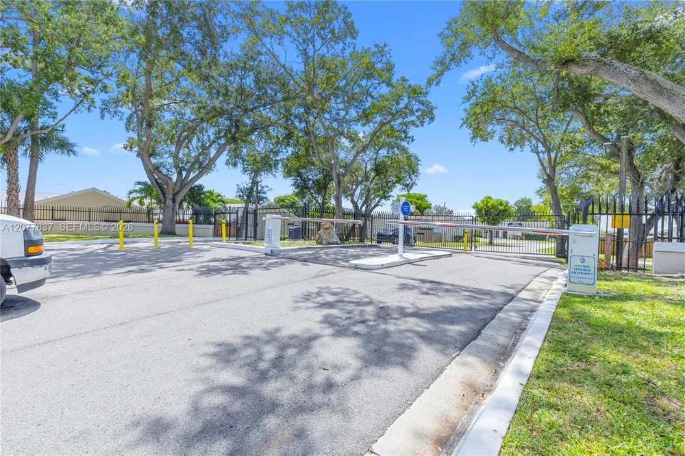 886 NE 214th Ln #4 Miami, FL 33179