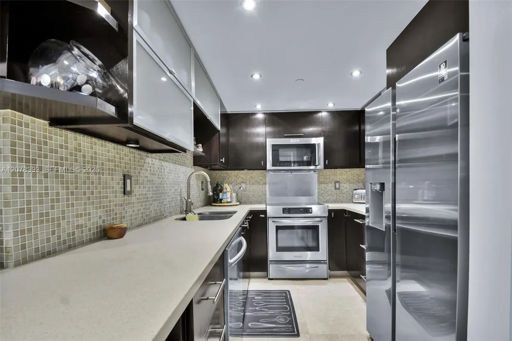 2401 Collins Ave #1711 Miami Beach, FL 33140