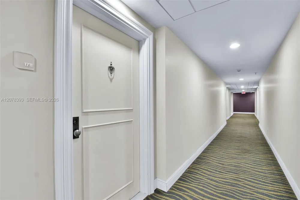 2401 Collins Ave #1711 Miami Beach, FL 33140