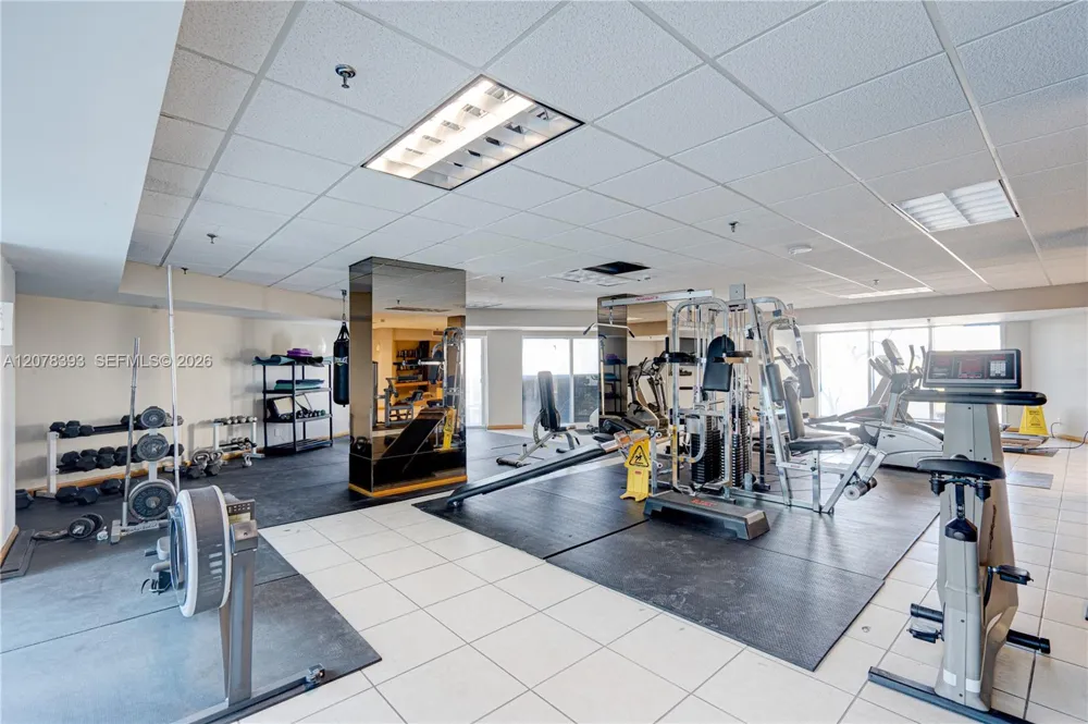 2401 Collins Ave #1711 Miami Beach, FL 33140