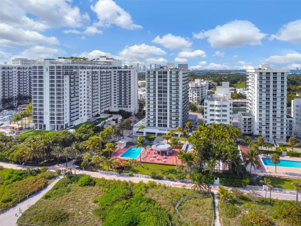 2401 Collins Ave #1711 Miami Beach, FL 33140