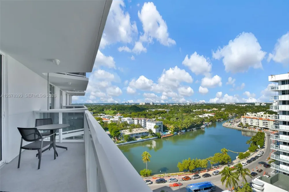 2401 Collins Ave #1711 Miami Beach, FL 33140