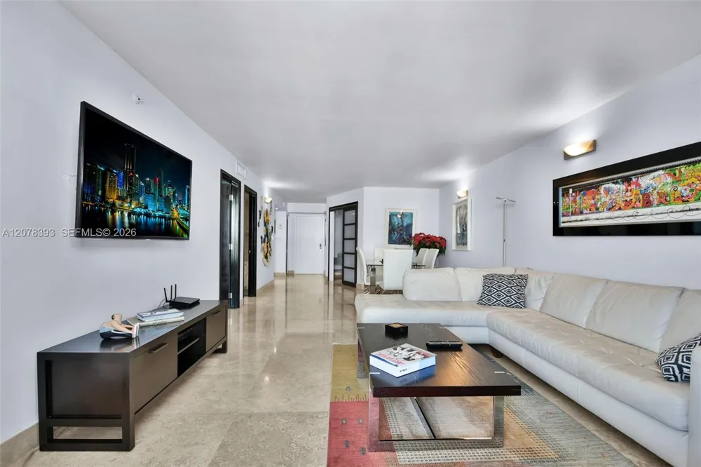2401 Collins Ave #1711 Miami Beach, FL 33140