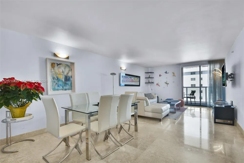 2401 Collins Ave #1711 Miami Beach, FL 33140