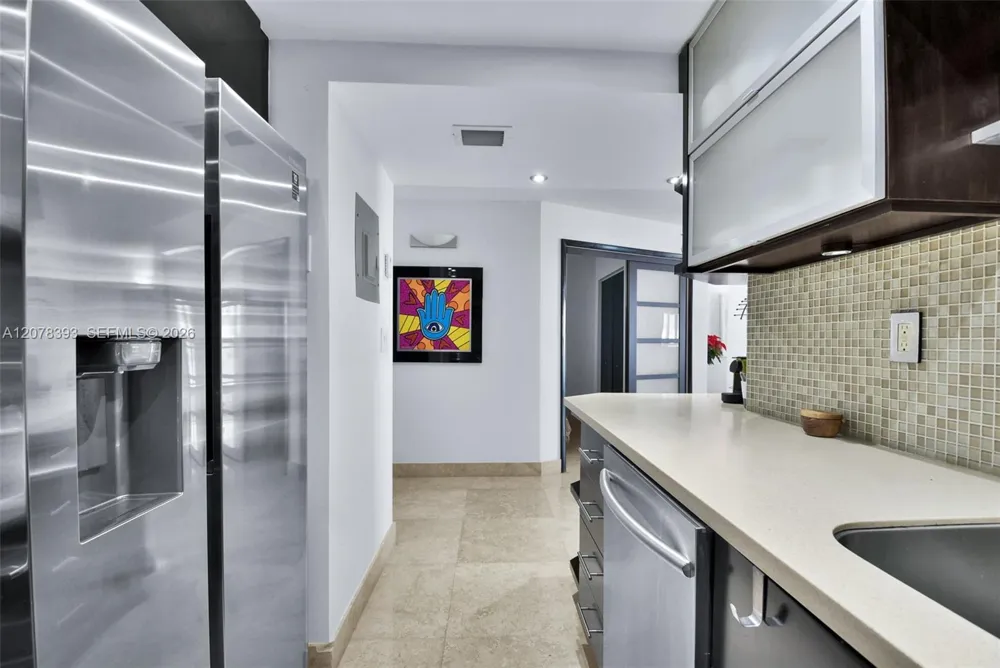 2401 Collins Ave #1711 Miami Beach, FL 33140